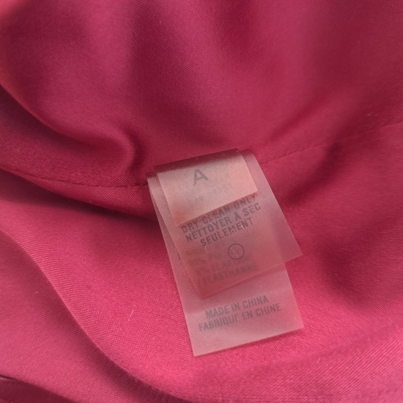 Elie Tahari Burgundy red sheath style‎ dress, size M back zipper, double lining. - Picture 15 of 16